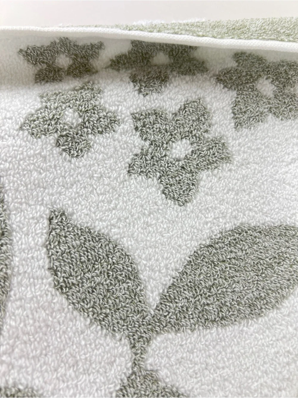 Papyrus Sage Green & White Floral Bath Towel Soft Cotton Blend 1 Pc NEW